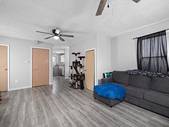 4th image of 1013 Roosevelt St