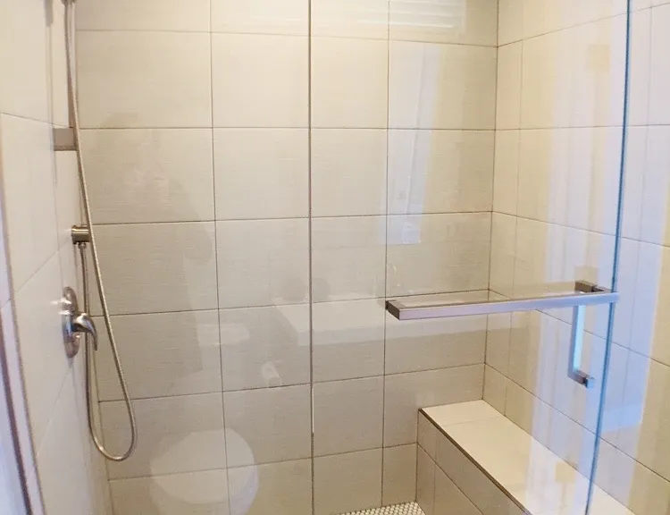 Upstairs bath, main bedroom