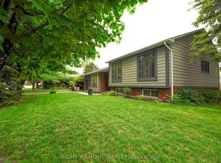 3 Pommel Cres, Ottawa, ON K2M 1A3