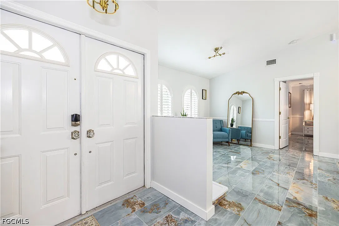 3 bed, 2.0 bath, 2031 sqft, $4,500 — Photo 3
