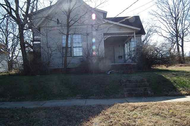 2nd image of 523 Krewson St