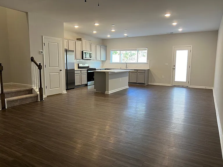 5106 Cambrey Dr — Photo 7