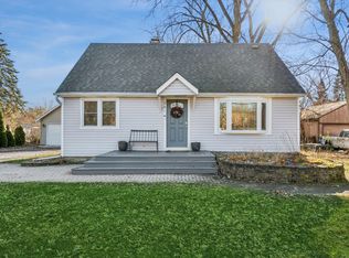 201 67th St, Darien, IL