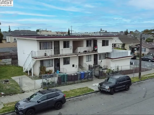 2705 E 21st St, Oakland, CA 94601