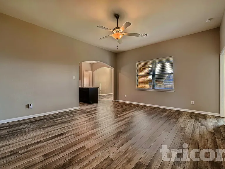 1833 Chesapeake Dr — Photo 15