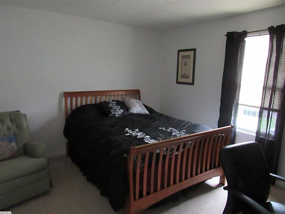 4th image of 1831 Willow Hill Dr