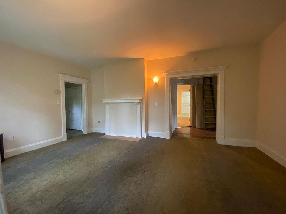 1st image of 3333 Clark Cir #3333