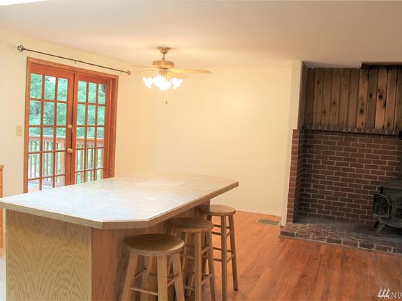 5th image of 20305 6th St NE