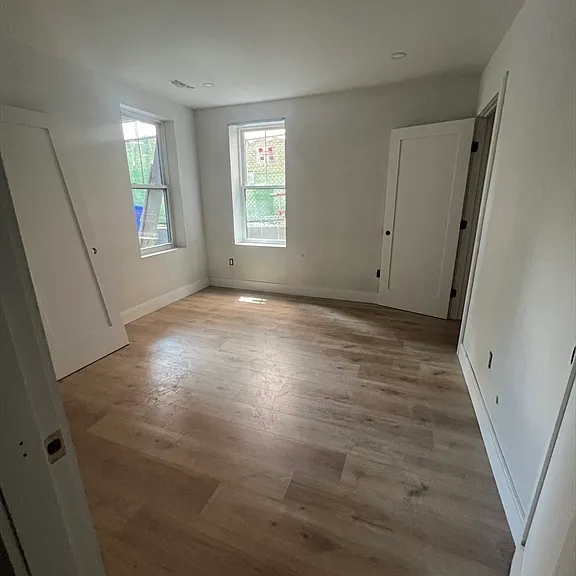 395 W 4th St #1 — Photo 19