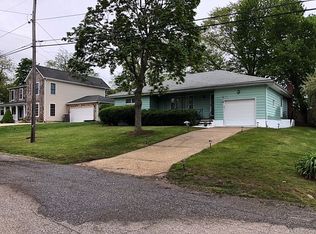 19 Ridge Dr, Sag Harbor, NY 11963