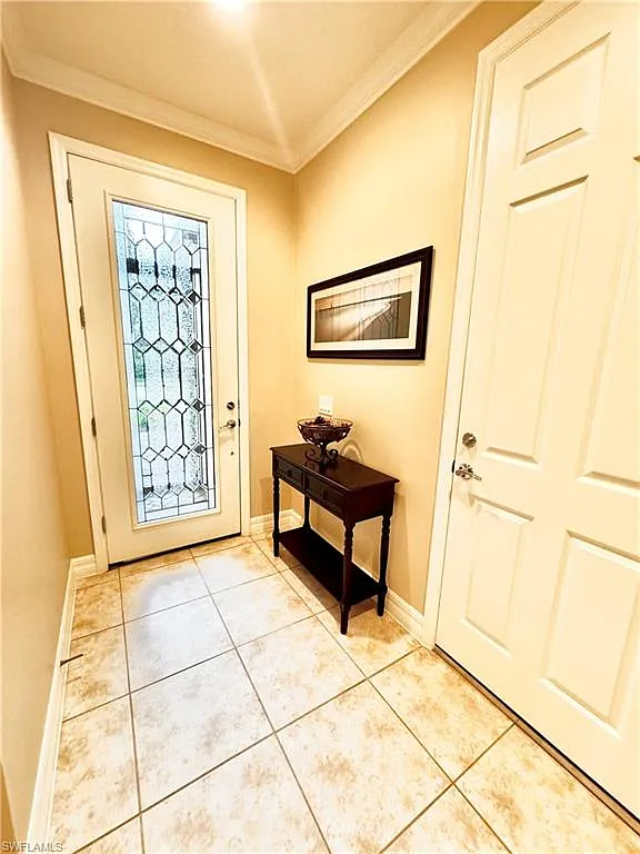 3 bed, 2.0 bath, 1922 sqft, $5,800 — Photo 3
