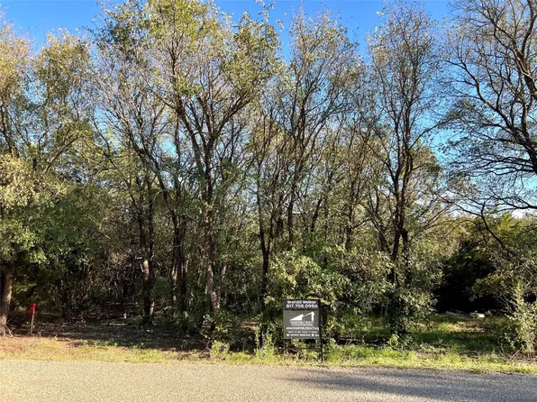 3025 Red Oak Dr, Granbury, TX 76048