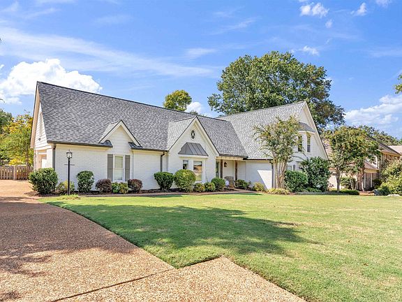 2nd image of 2877 W Levee Oaks