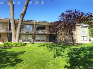 15075 Hubbard St APT 12, Livonia, MI 48154