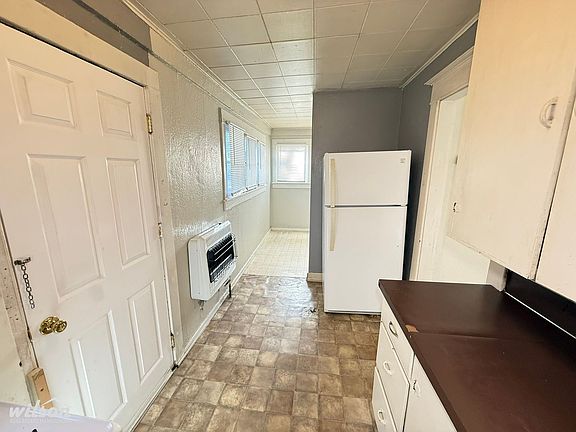 3rd image of 606 S 6th Ave APT 1