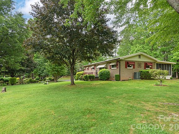 4th image of 204 Reed Dr