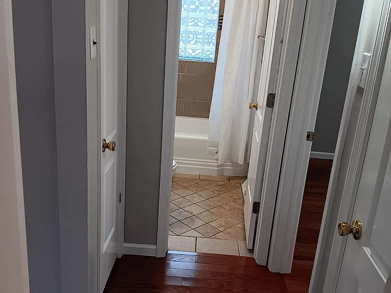 2425 SW 22nd St — Photo 3