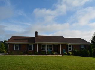 6355 Gough Ct, Clemmons, NC 27012