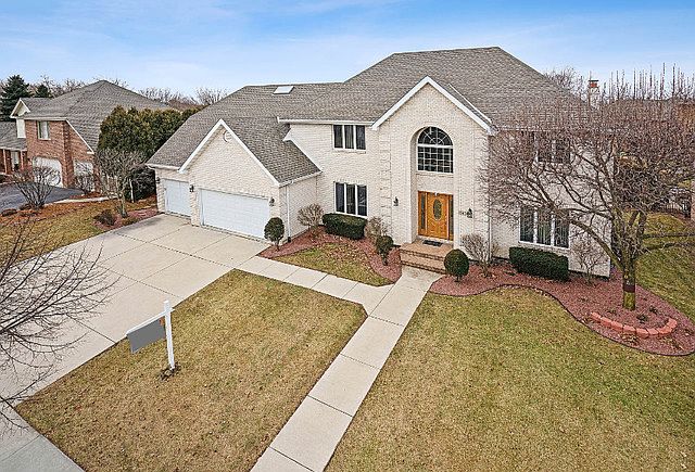 2nd image of 15624 Glenlake Dr
