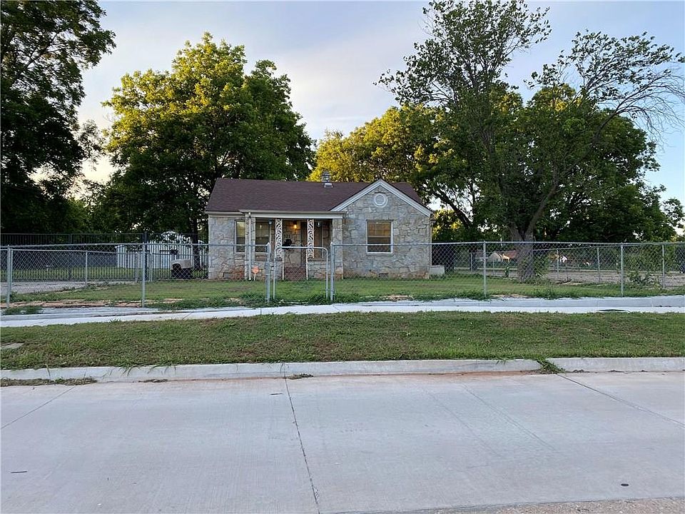 1st image of 521 SW 52nd St