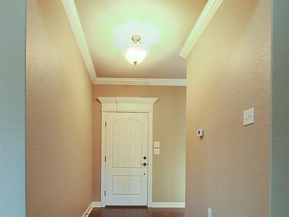 3rd image of 2101 Reveille Cir