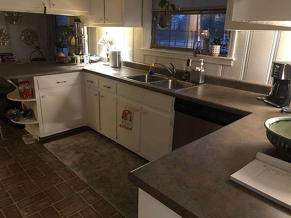 3rd image of 71 Mount Pleasant Rd