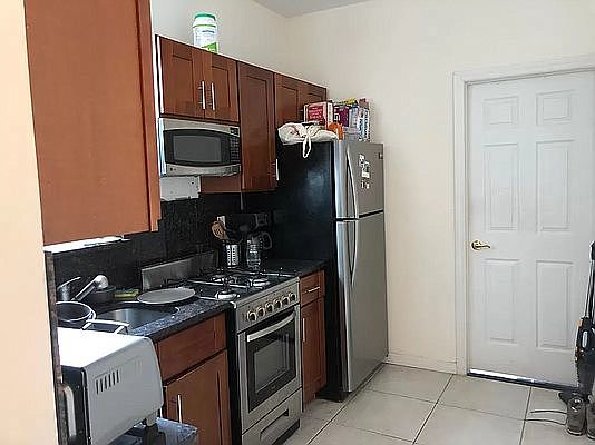 4th image of 682 Lincoln Pl #8