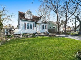 1121 Ridgeway Ave, Aurora, IL 60506