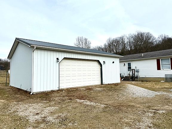 3rd image of 1629 Possum Hollow Rd