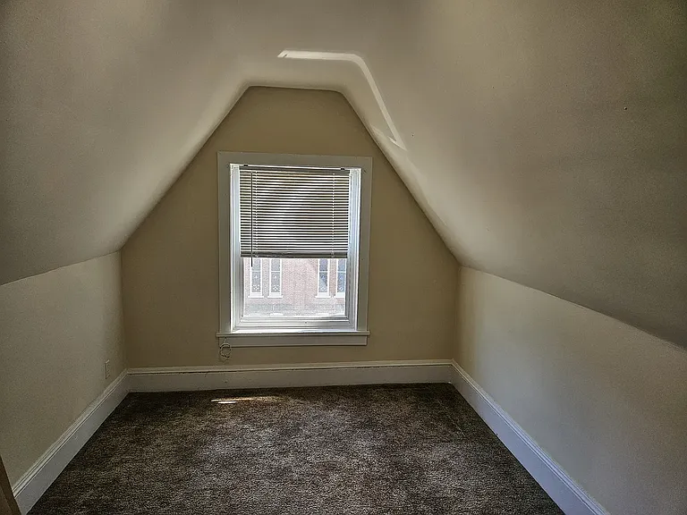 145 E North St #3 — Photo 5