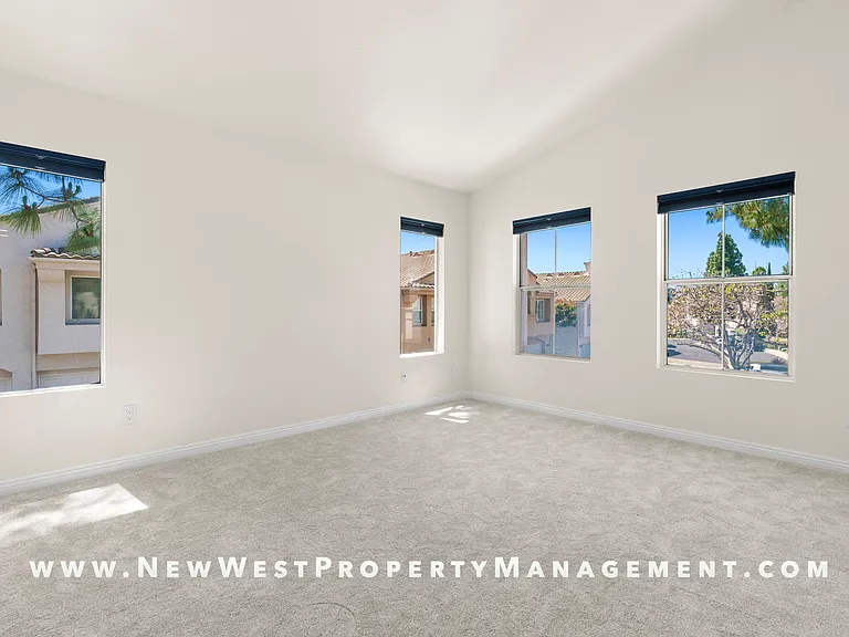 5522 Renaissance Ave #1 — Photo 22