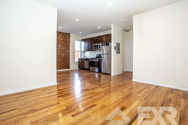 Rented by EXR | media 15