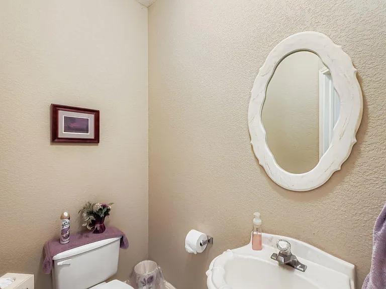 900 Wayside Dr — Photo 7