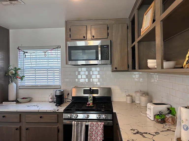 704 W 9th Ave #1/2 — Photo 12