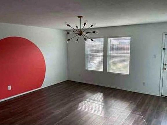 4th image of 513 Autumnwood Way