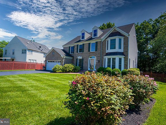 3rd image of 1403 Winterland Ct