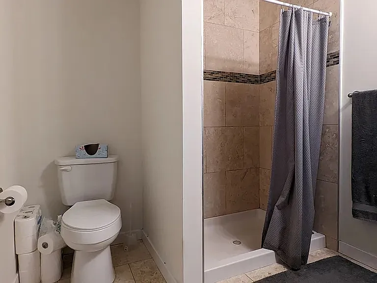 2631 W Girard Ave — Photo 15