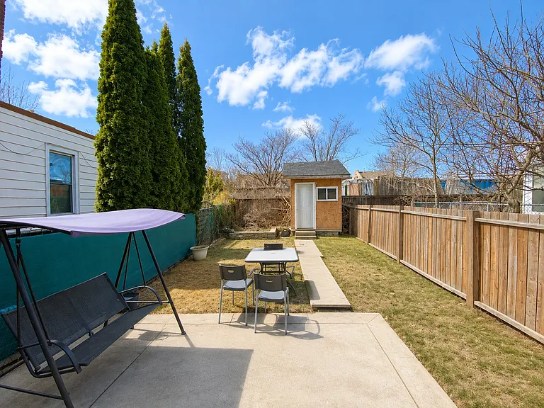 227 Catharine St N — Photo 17