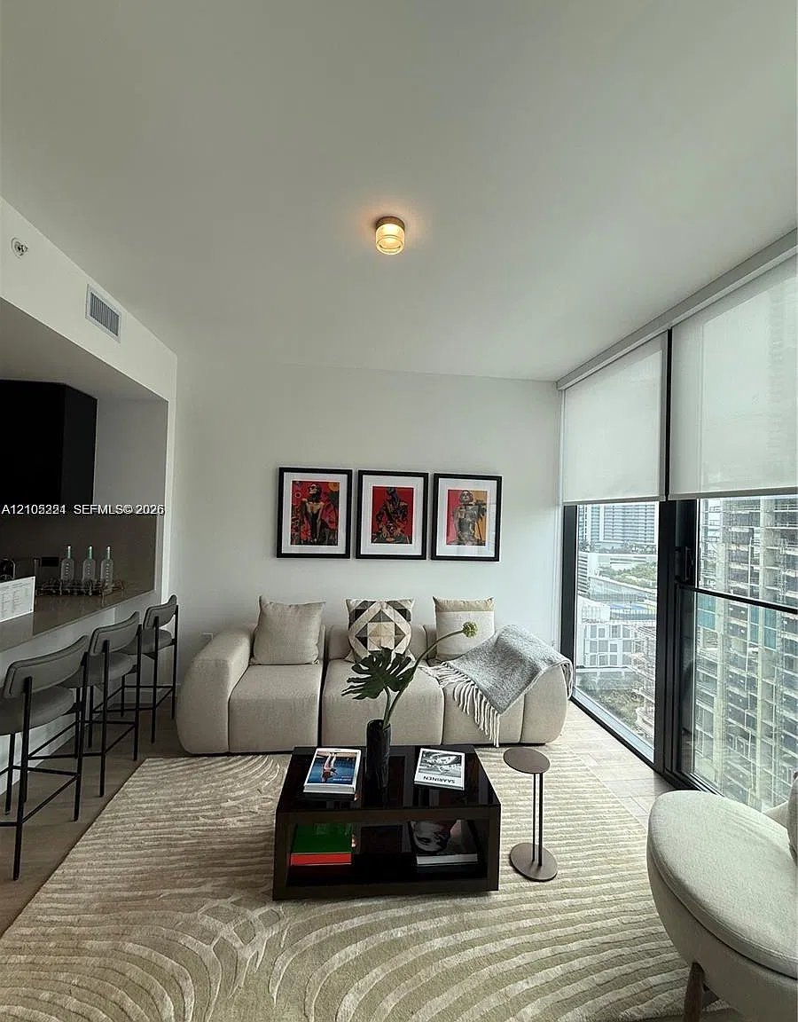 E11even Hotel & Residence — Photo 4
