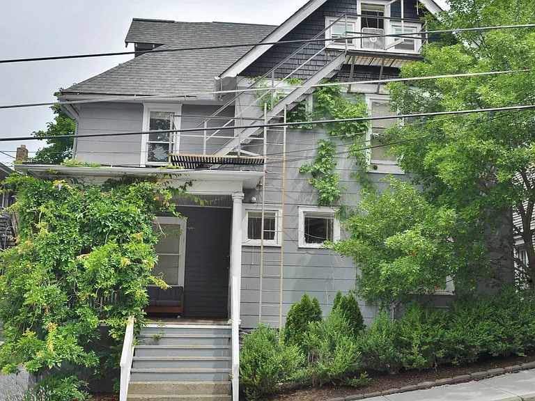 208 Williams St #3 — Photo 1
