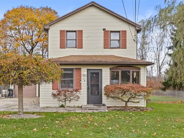 19 Pleasant St, North Chili, NY 14514