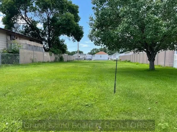 2103 W 13th St, Grand Island, NE 68803