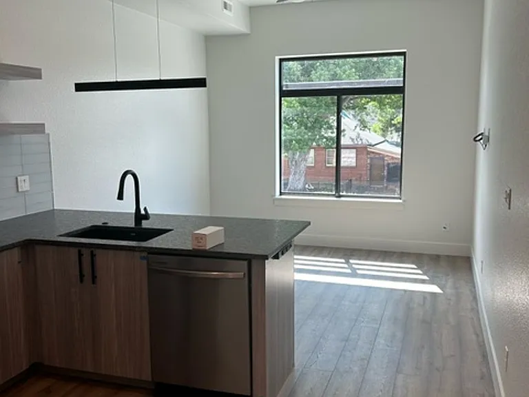 400 N Garfield Ave #106 — Photo 11