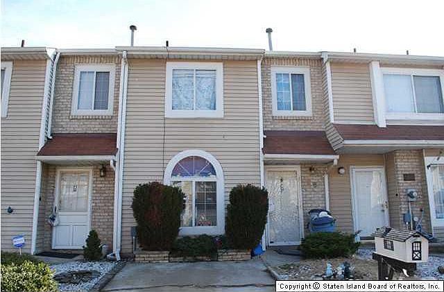 1st image of 28 Doreen Dr