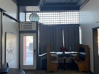 3rd image of 521 Main St