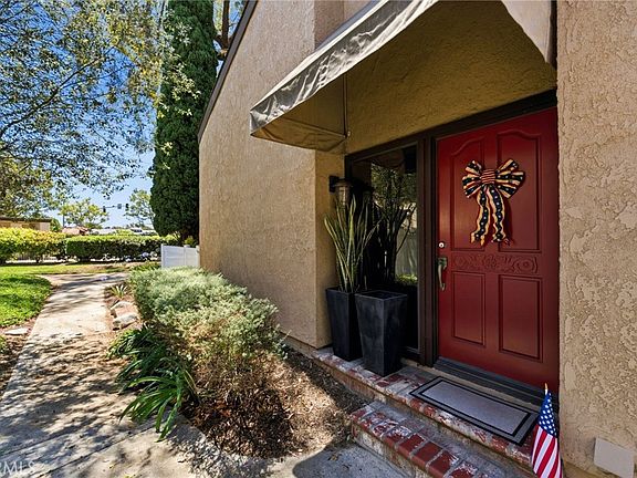 3rd image of 905 Hyde Ct