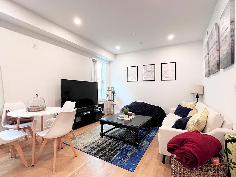 719 N 5th St #4 — Photo 10
