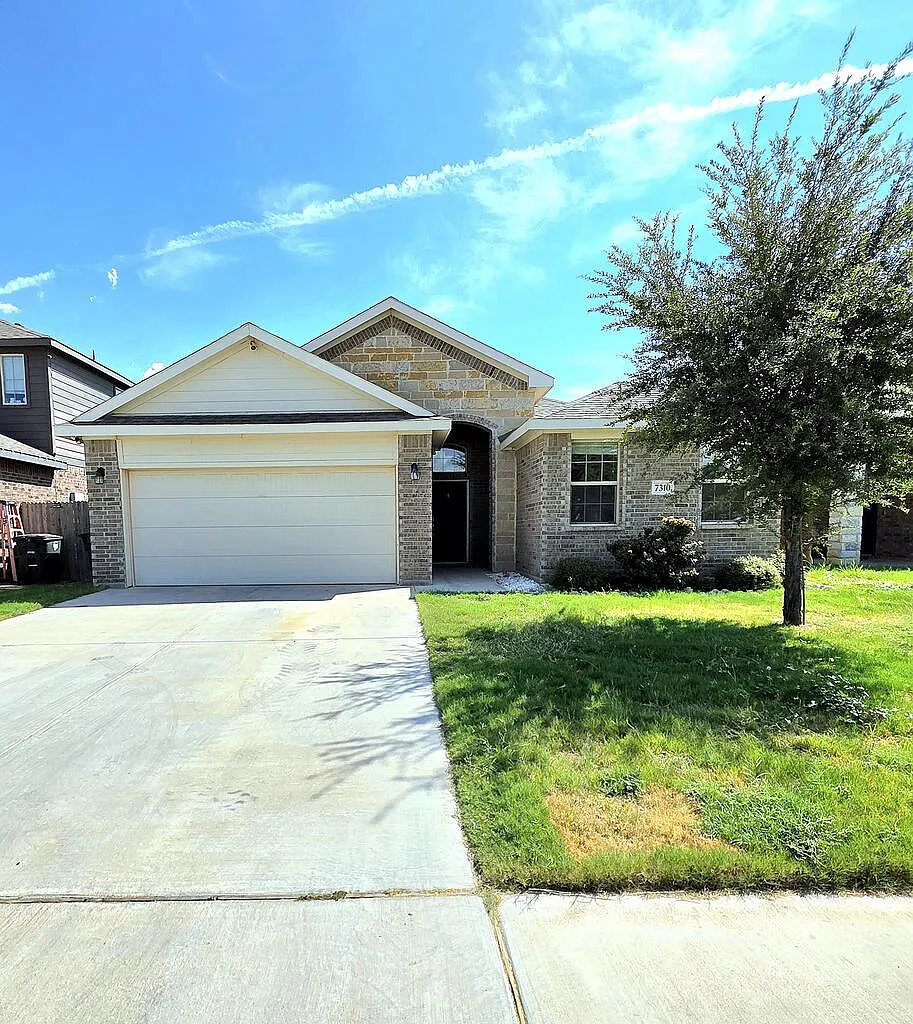 4 bed, 2.0 bath, 1782 sqft, $2,500 — Photo 1
