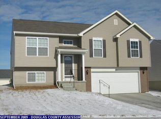 8806 Read St, Omaha, NE 68122