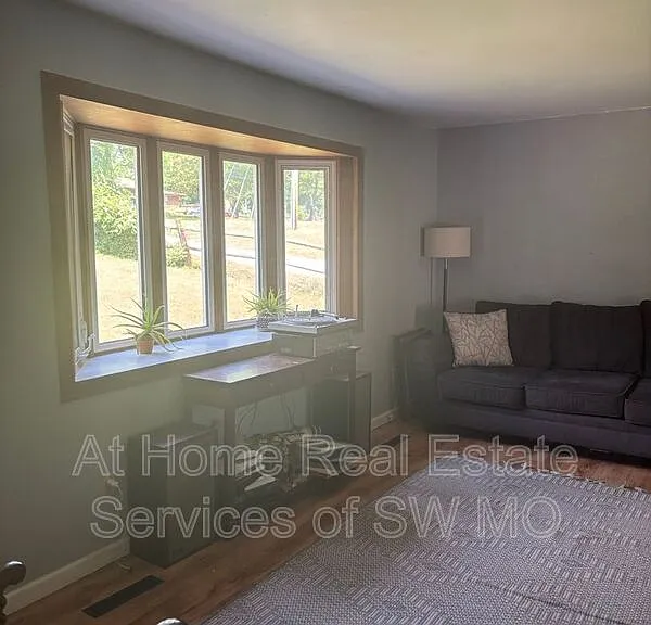 6124 S Farm Road 131 — Photo 3